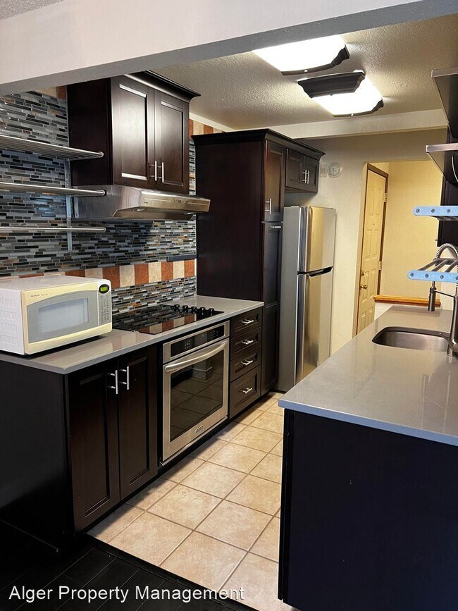 Building Photo - 2 br, 1 bath House - 26425 Pennsylvania Av...