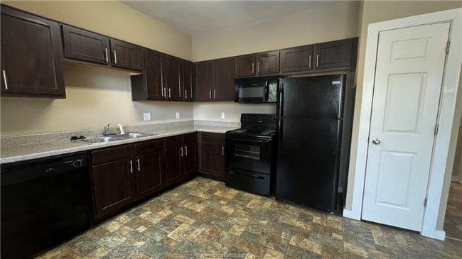 Building Photo - 204 E Buck St