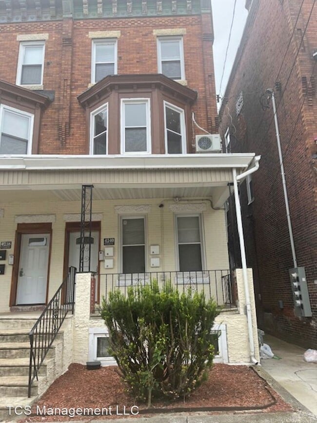 Building Photo - Studio, 1 bath House - 4240 W Girard Ave A...
