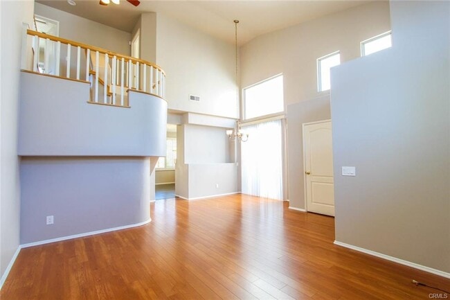 Foto del edificio - 655 Roscoe St