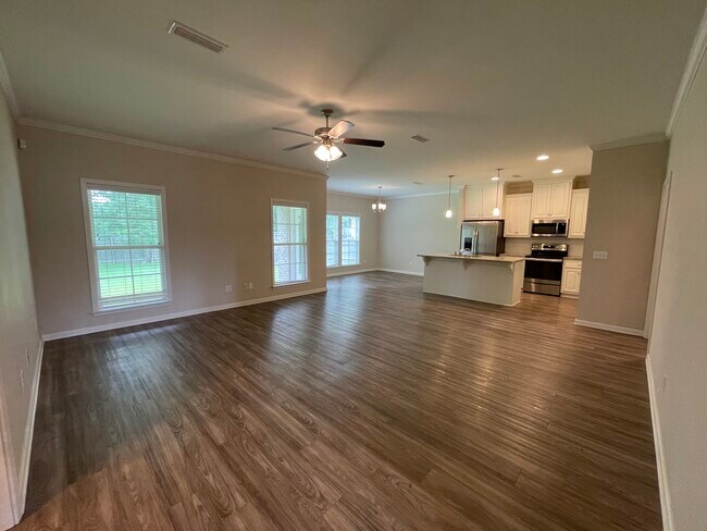 Foto del edificio - 407 Cotton Ridge Ln