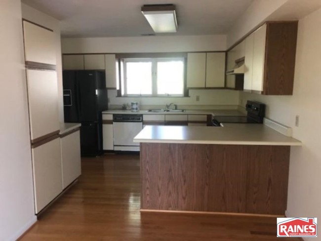 Foto del edificio - 224 Woods Edge Ct