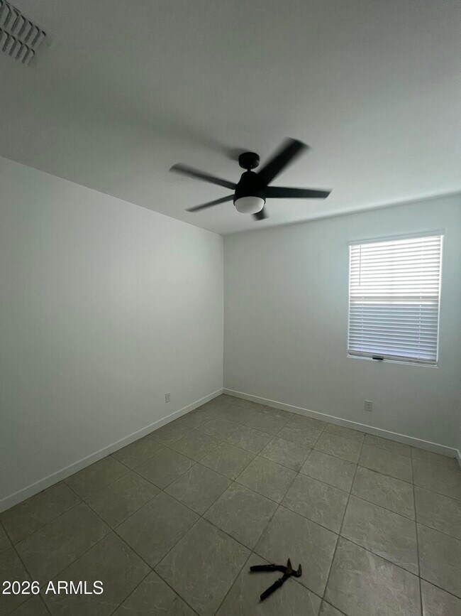 Building Photo - 117 E Gemini Pl