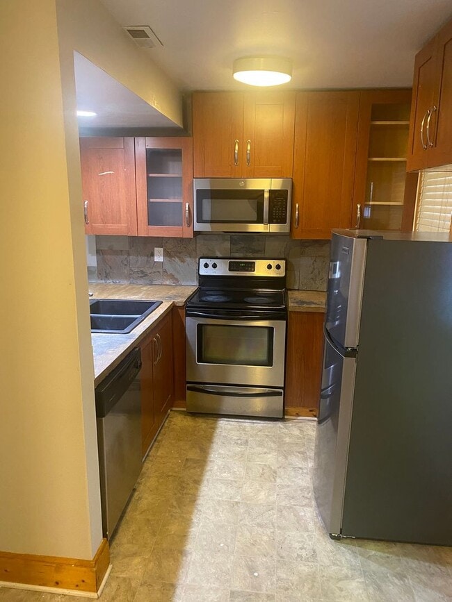 Foto del edificio - Lovely 2 Bed 1.5 Bath Townhome!