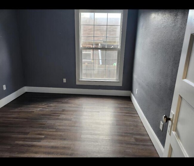 Photo - 471 N State Ave Apartment