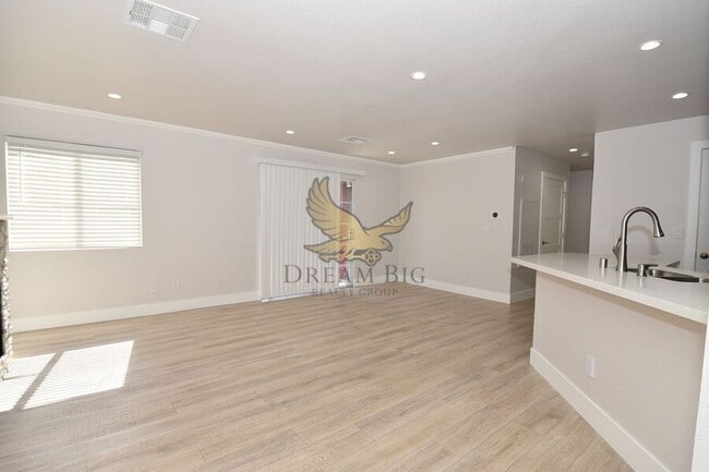 Foto del edificio - 8600 W Charleston Blvd