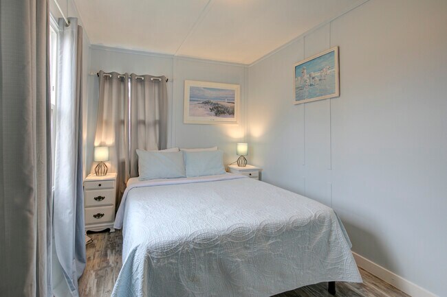 Foto del edificio - 1757 SR 105