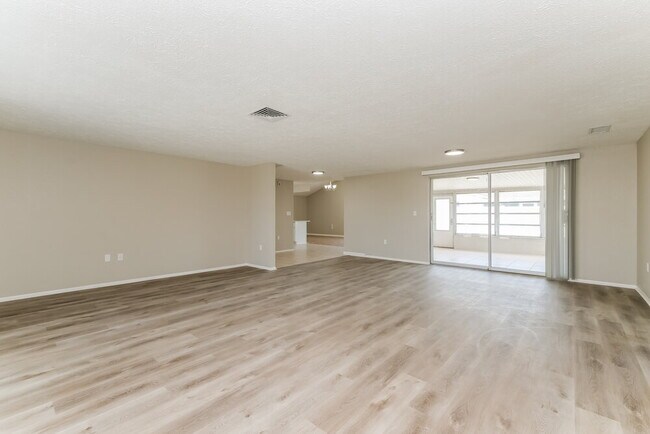 Foto del edificio - 7043 Fireside Dr