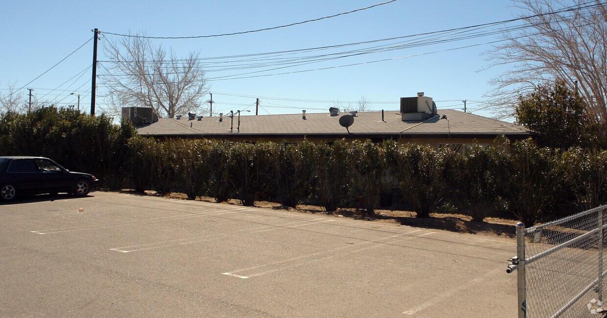 Building Photo - 14570 Mesa Dr