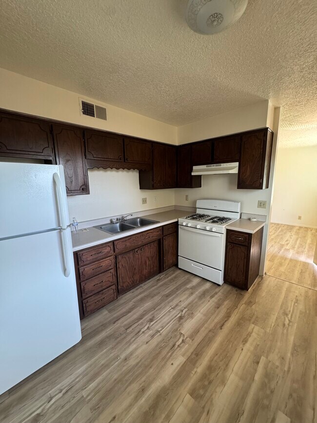 Foto del edificio - 13401 Fruit Ave NE