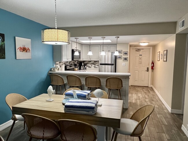 Building Photo - 14810 Windward Dr