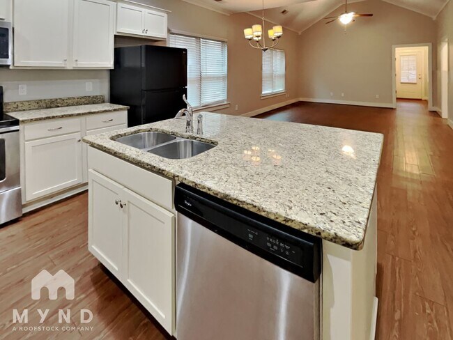 Foto del edificio - 5525 Park Side Rd