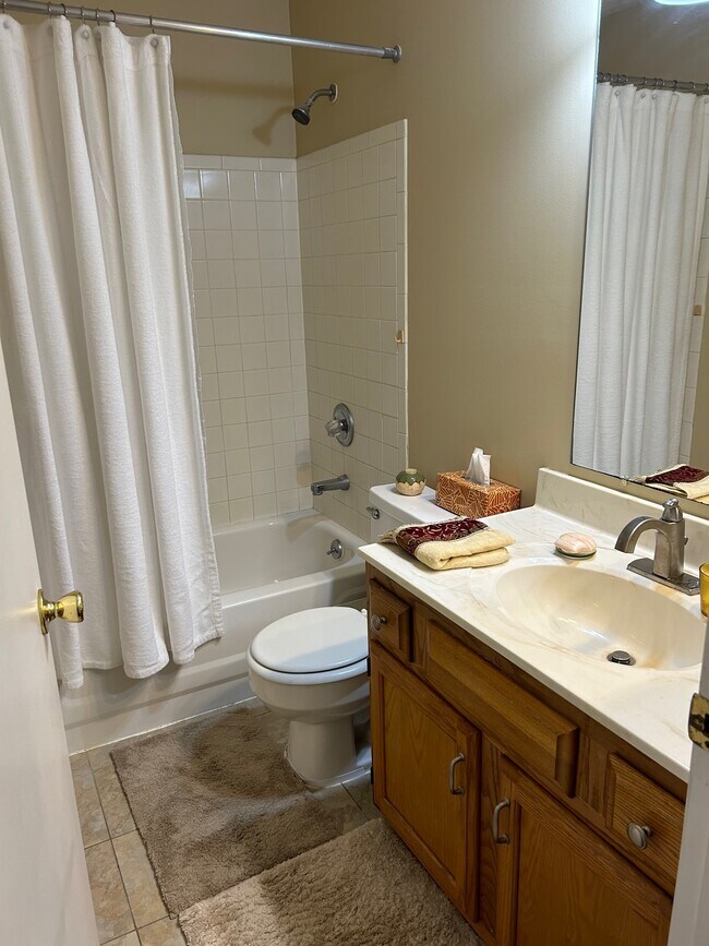 8879 Eagleview Dr Unit 3, West Chester, OH 45069 Condo for Rent in