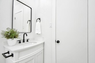 Building Photo - 9912 Cardinal St