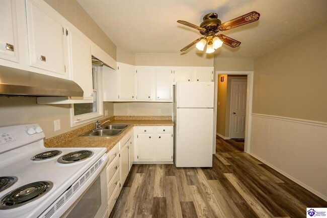Building Photo - 148 Maple Ln