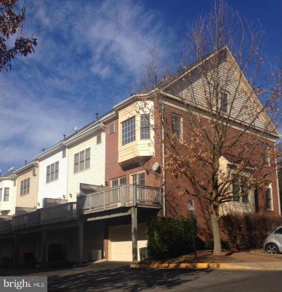 Building Photo - 8820 Mansion View Ct