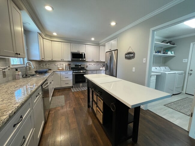 Foto del edificio - 3101 Forest Trail