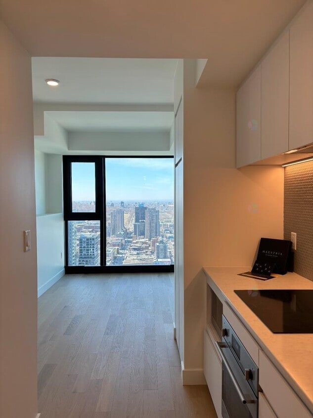 Primary Photo - 1245 Rue de Bleury