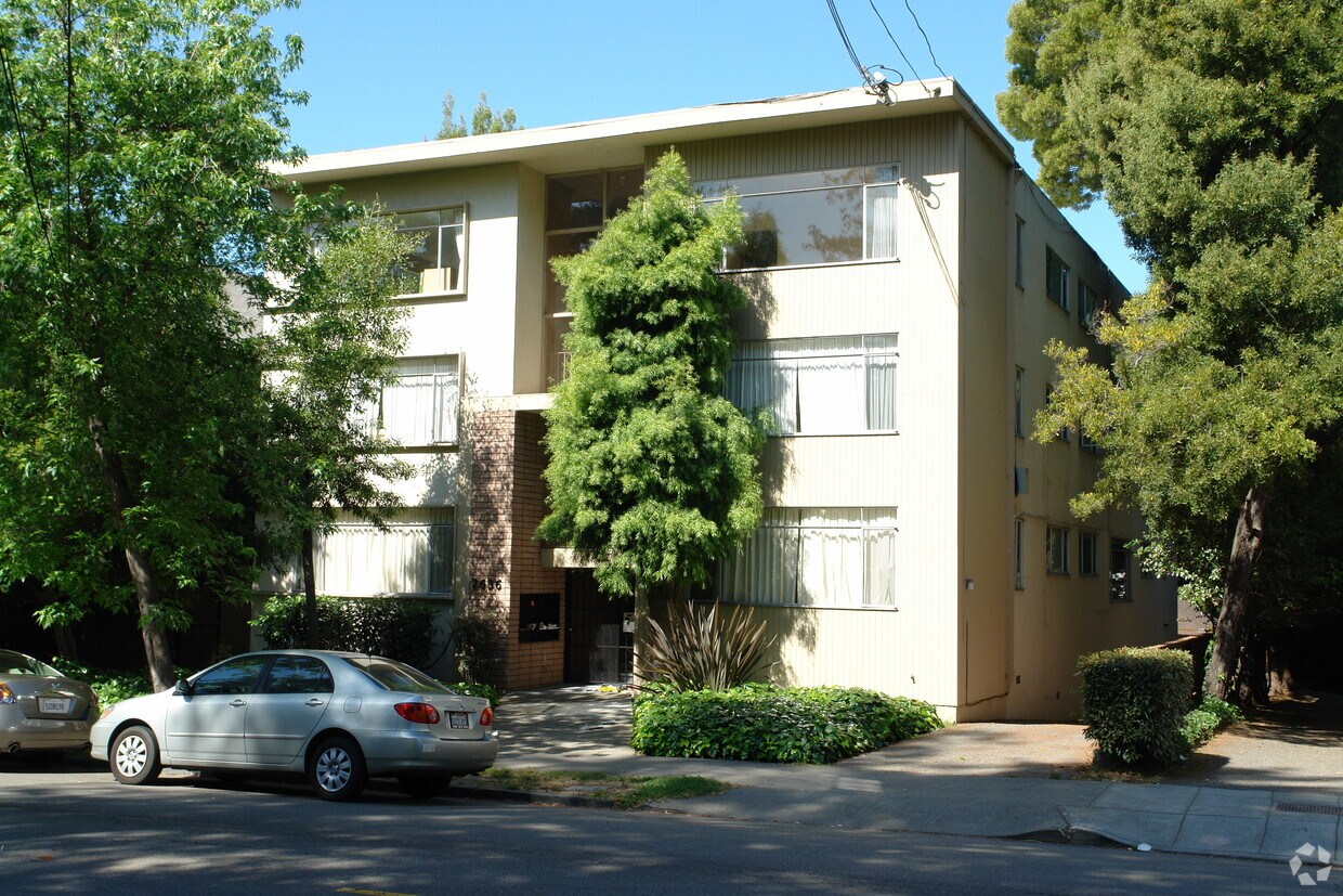 Primary Photo - 2636 Warring St