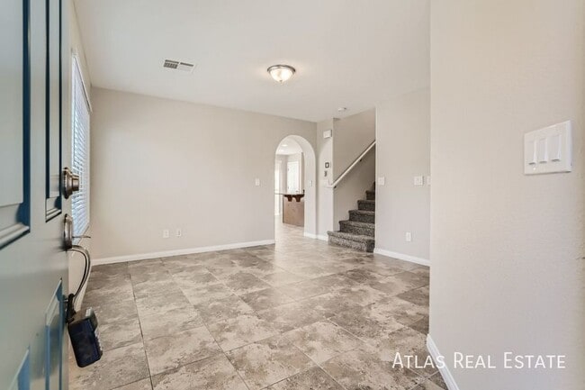 Building Photo - 7923 Carmel Heights Ave