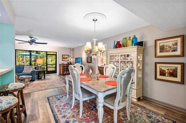 Foto del edificio - 1701 Pelican Cove Rd