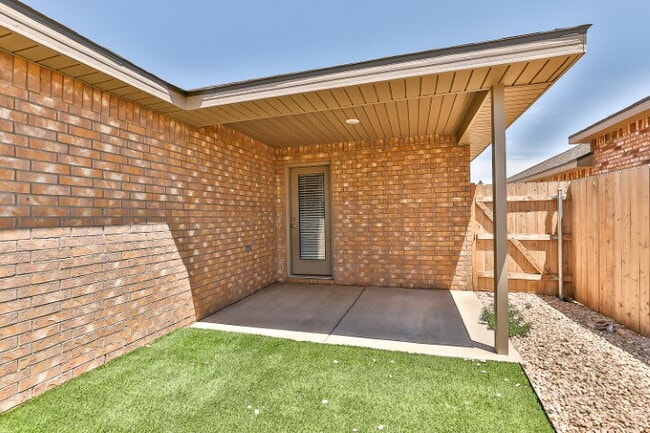 Foto del edificio - "Charming 3-Bed, 2-Bath Haven with 1,615 Sq Ft in Lubbock's Cozy Kirksey Avenue!" Half off first ...