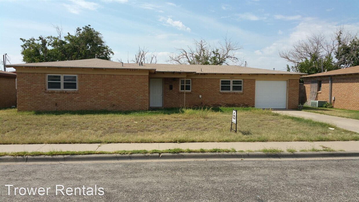 Primary Photo - 3 br, 2 bath House - 4223 Dakota