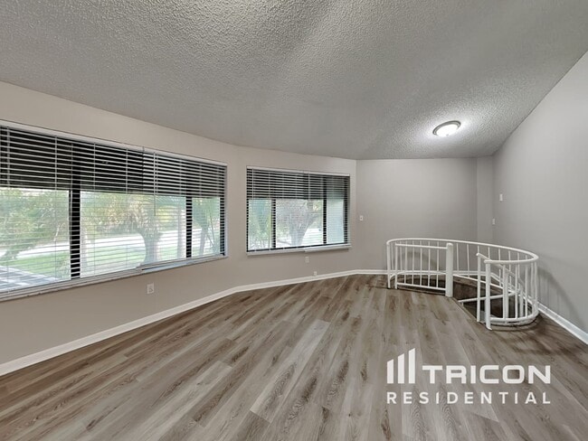 Foto del edificio - 903 Hagle Park Rd