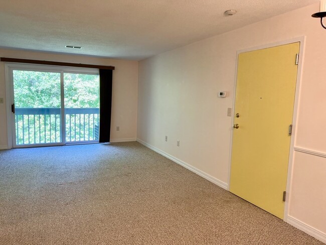 Building Photo - 1210 Franklin Crossing Rd