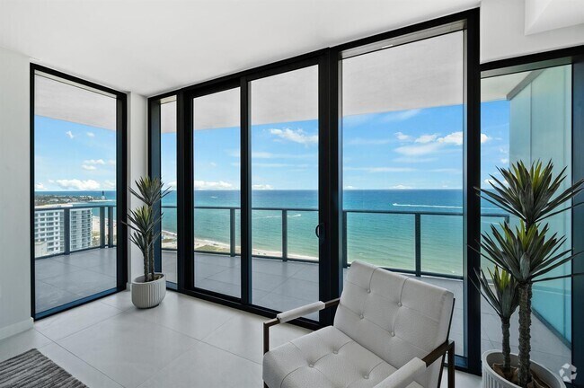 Building Photo - 1116 N Ocean Blvd