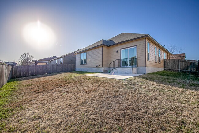 Building Photo - 172 Matthews