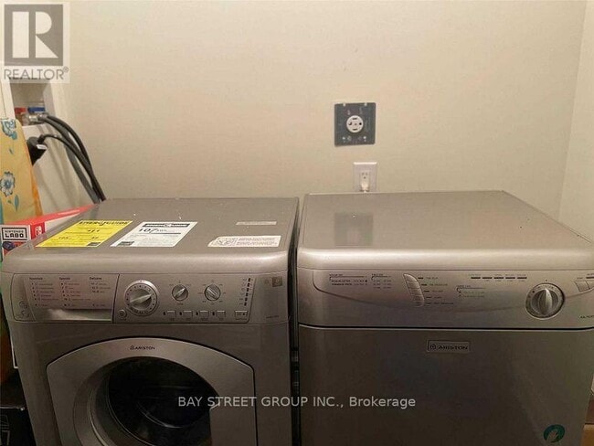 Photo du bâtiment - 51 Hargrave Ln