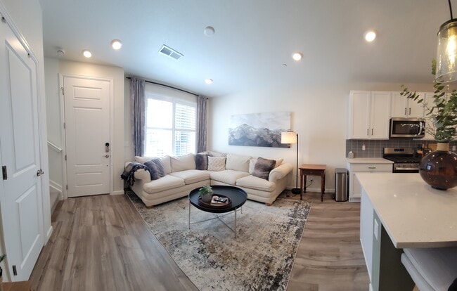 Photo - 478 Millwall Cir Townhome