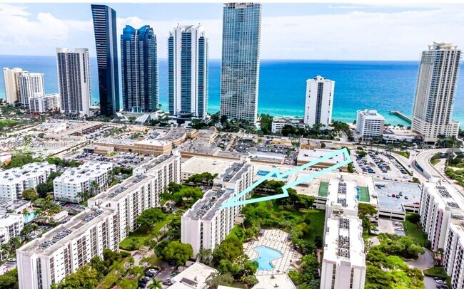 Foto del edificio - 17011 N Bay Rd
