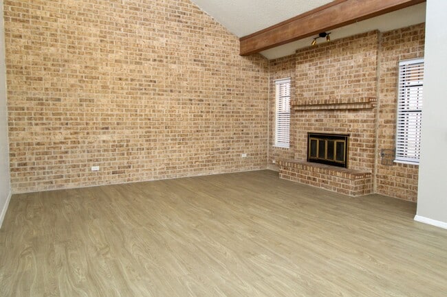 Building Photo - 3201 Fierro Dr