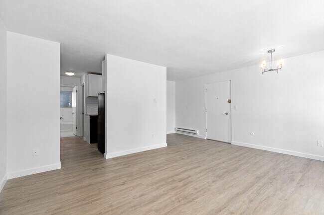 Building Photo - 1330 12th Ave S