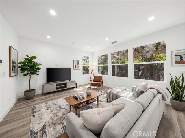 Building Photo - 83 Waterleaf