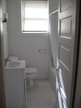 Building Photo - 700 E 4th St