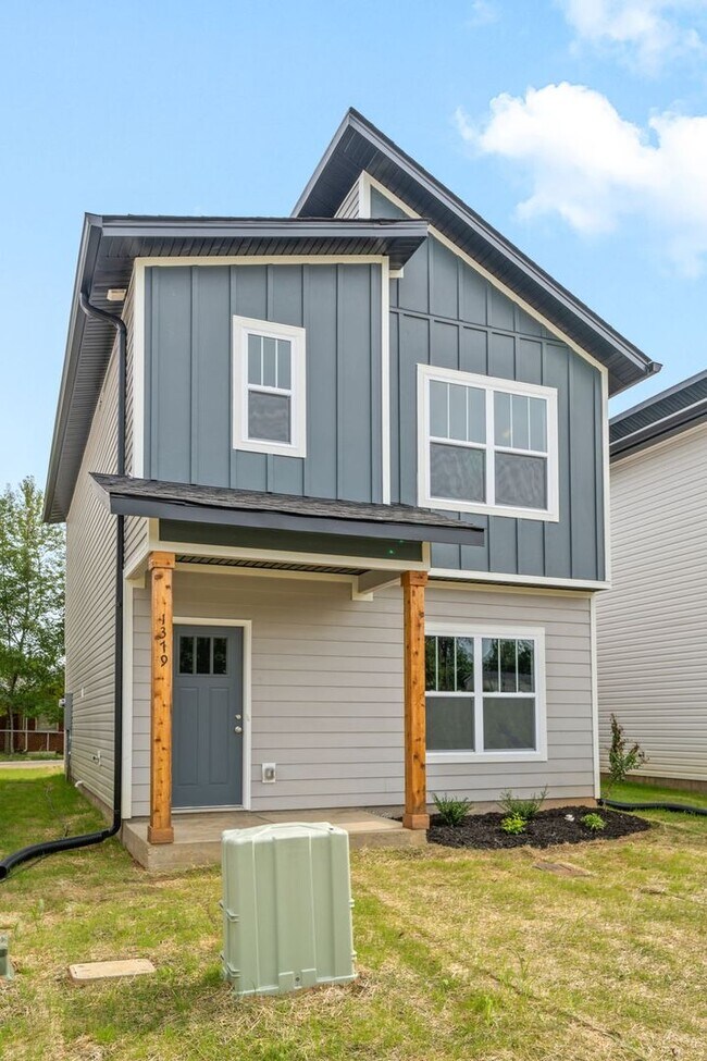 Building Photo - 1379 Crossland Ave