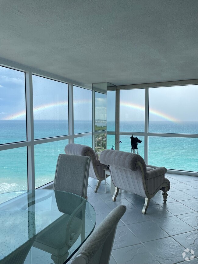 Building Photo - 10410 S Ocean Dr