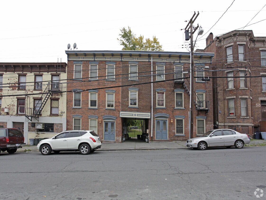Primary Photo - 155-159 Ann St