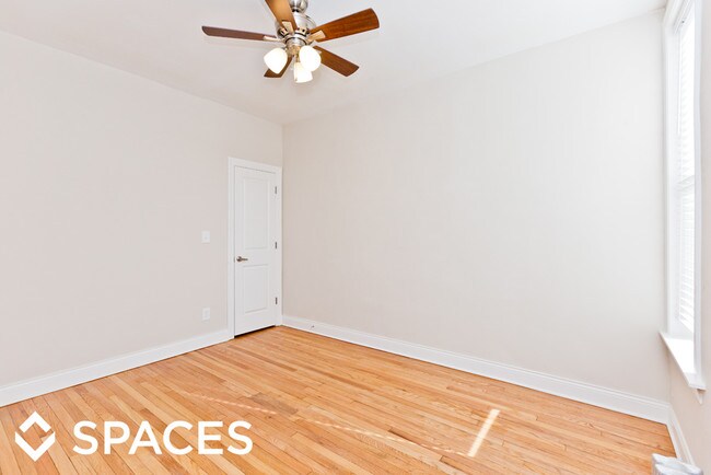 Foto del edificio - 3137 W Lawrence Ave