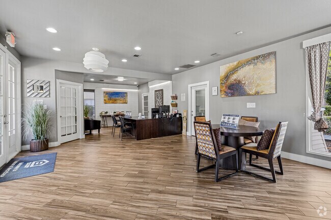 Oficina de arrendamiento - Hudson at Westchase Apartments