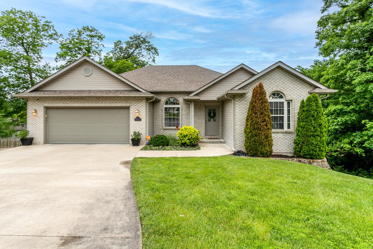 Foto principal - 613 Adens Woods Ct