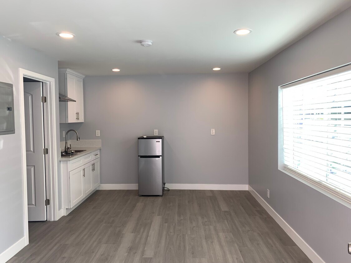 Main Room - 4230 Tuller Ave