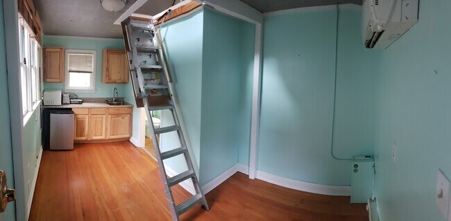Rear of unit has kitchenette - 617 S Loomis Ave