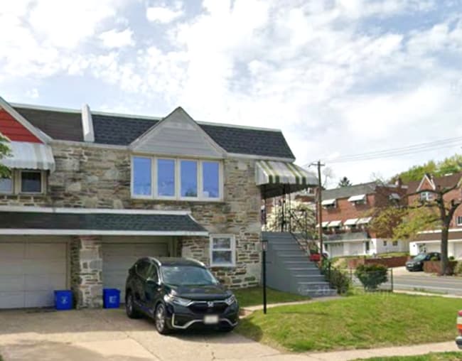 Photo - Gorgeous 3-Bedroom Townhome with One-Car Garage in Roxborough! Available NOW!