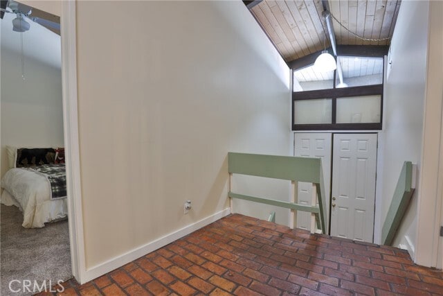 Building Photo - 872 Sierra Vista Dr