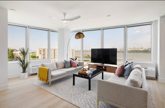 Foto del edificio - 7605 River Rd