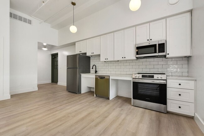 Interior Photo - The Benedict
